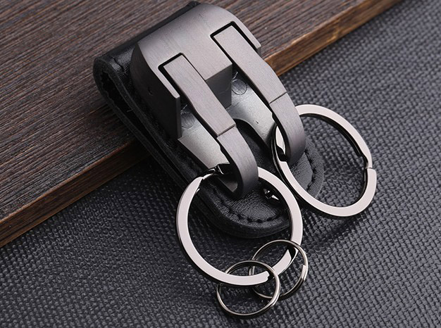 Men's belt style zinc alloy keychain