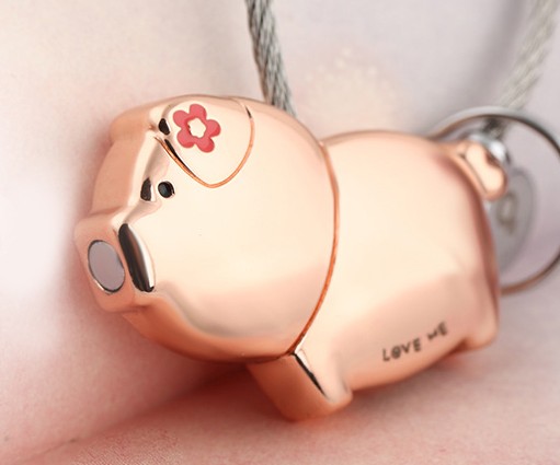 Kiss's pigs couple keychains