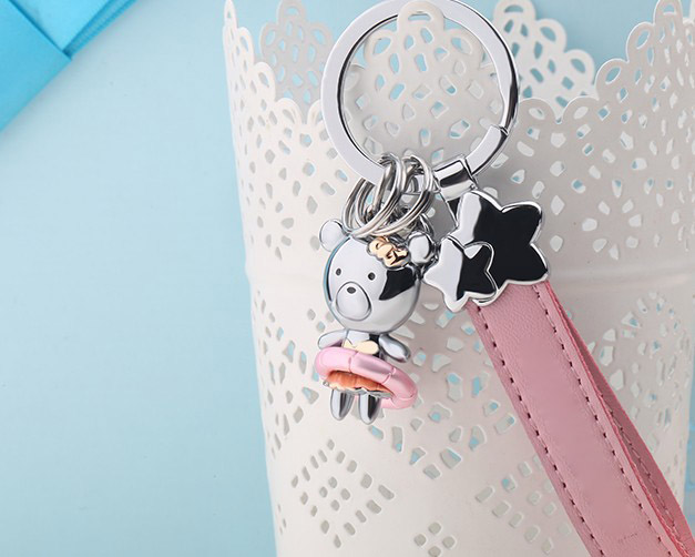 Beach bear lovers keychains