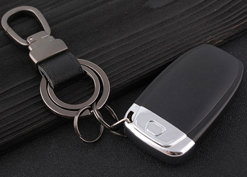 Men's classic keychain