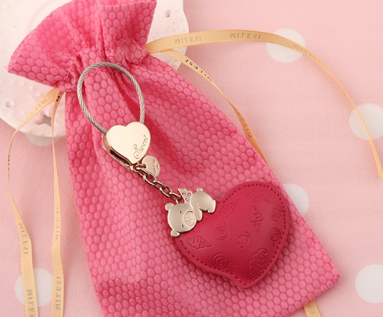 Heart little bear leather keychain
