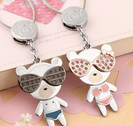 Wearing glasses bears lovers keychains
