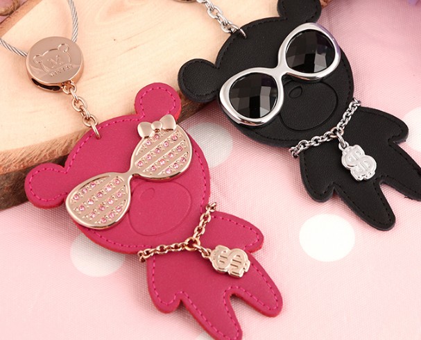 Wearing glasses bears lovers leather keychains