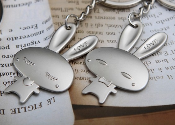 Rabbit couples alloy keychains