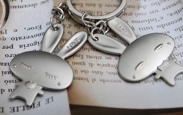 Rabbit couples alloy keychains