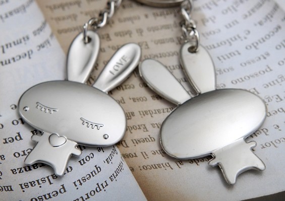 Rabbit couples alloy keychains