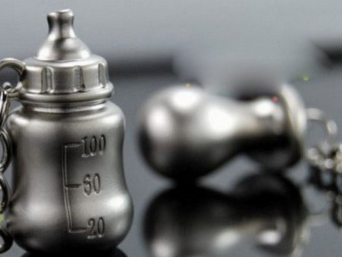 Personalized feeding bottle keychain