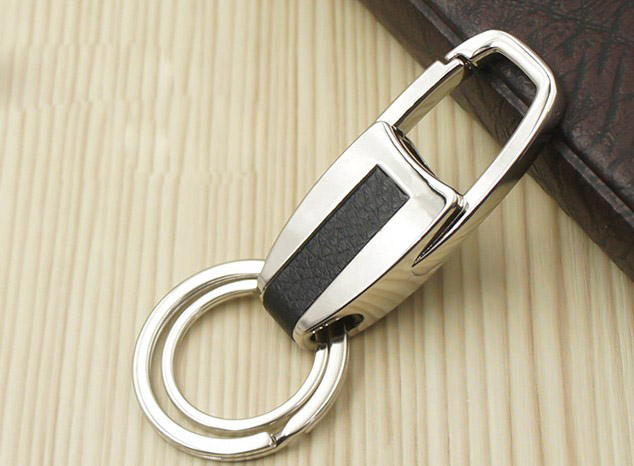 Men classic alloy keychain