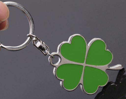 Heart style clover keychain