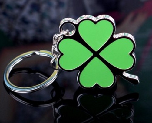 Heart style clover keychain