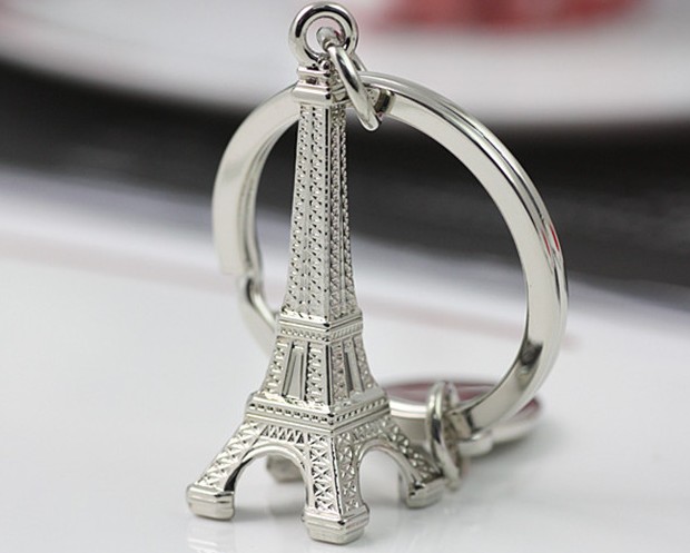 Eiffel Tower alloy keychain