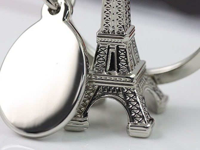 Eiffel Tower alloy keychain