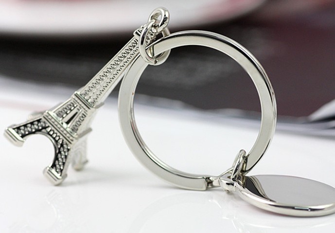 Eiffel Tower alloy keychain