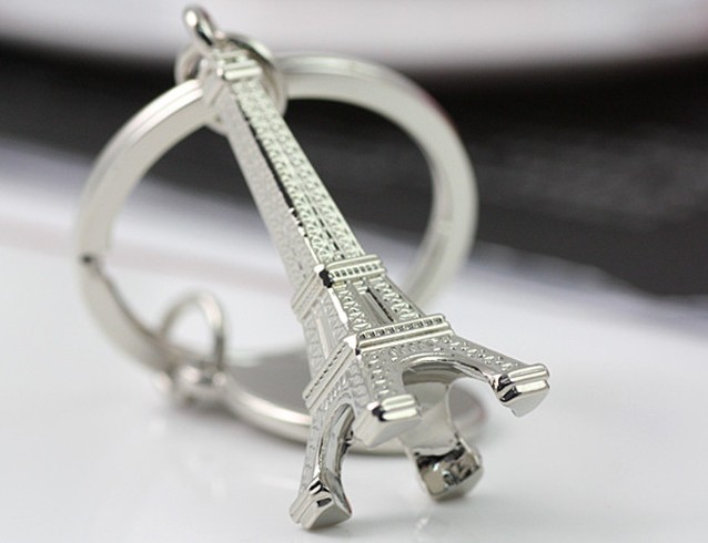 Eiffel Tower alloy keychain