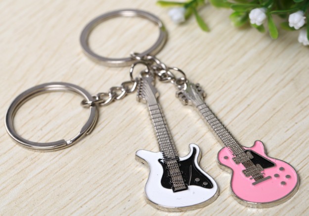 Couple Guitars keychains