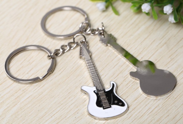 Couple Guitars keychains