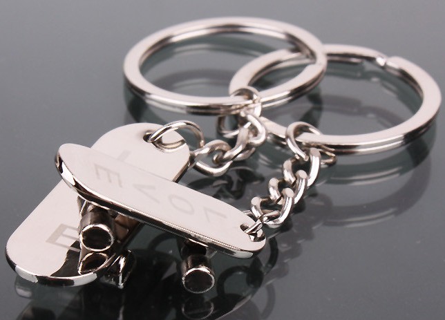 mini skateboard Couple keychains