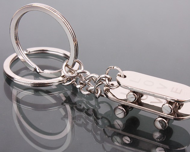 mini skateboard Couple keychains