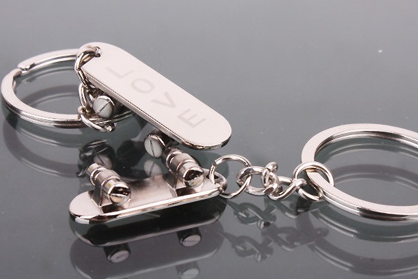 mini skateboard Couple keychains