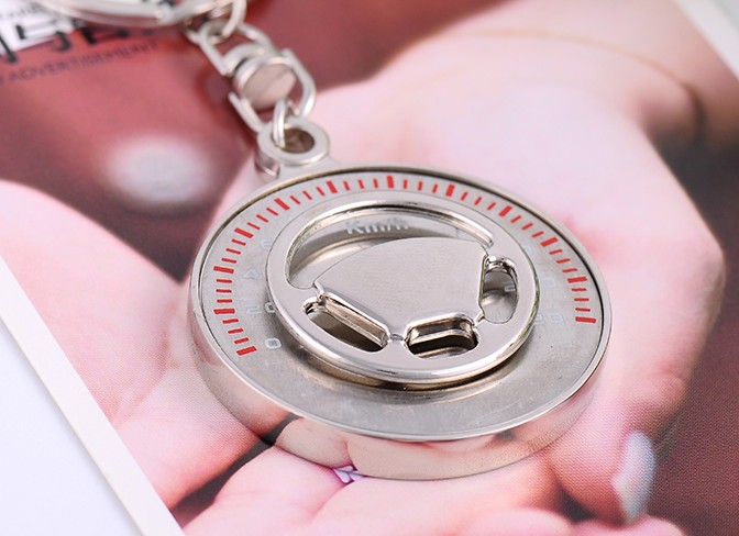 Rotatable alloy keychain