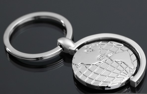 Rotatable globe keychain