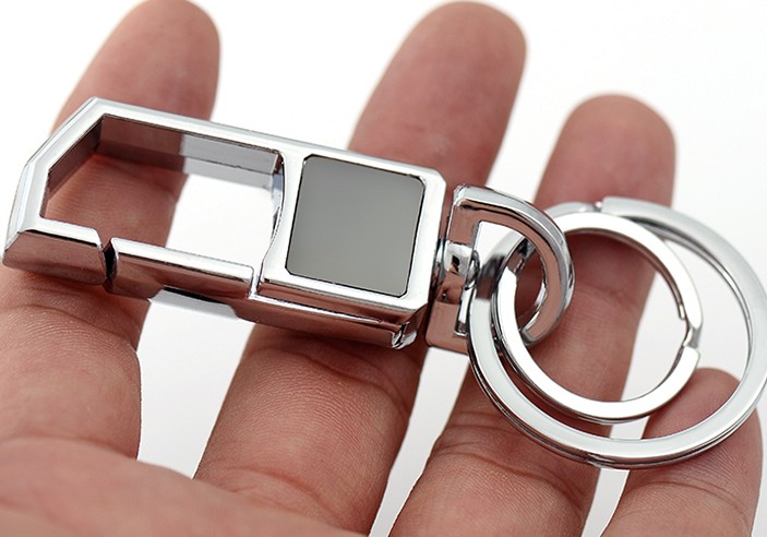 Men's classic alloy keychain