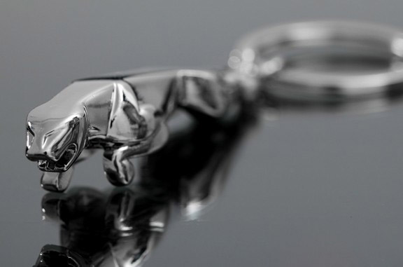 Running cheetah keychain