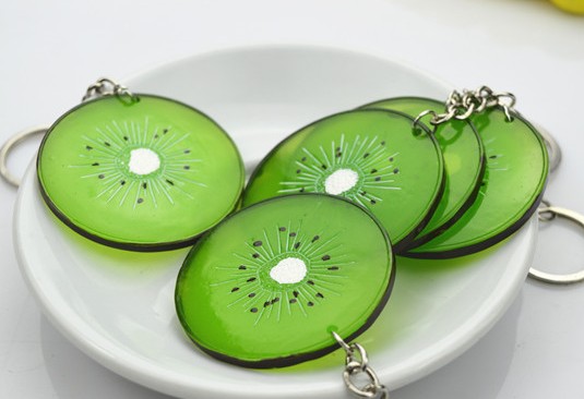 Kiwi fruit keychain