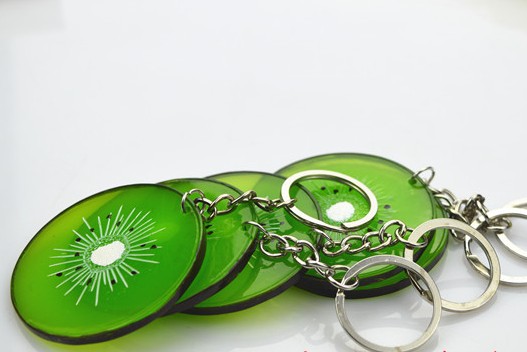 Kiwi fruit keychain