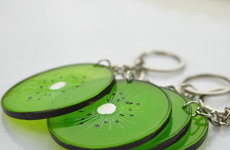 Kiwi fruit keychain