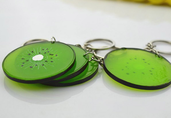 Kiwi fruit keychain