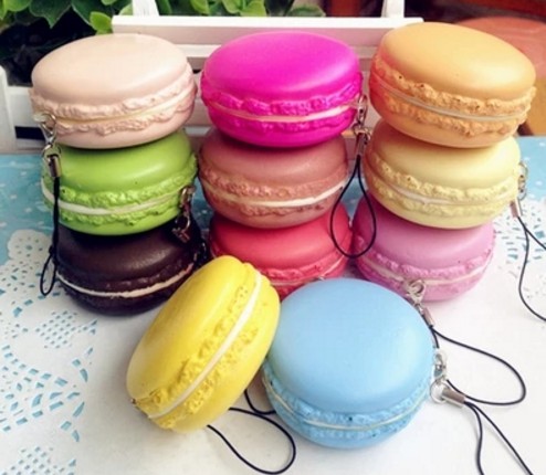 Macaron cookies keychain