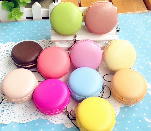 Macaron cookies keychain