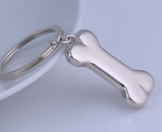 Alloy bones keychain