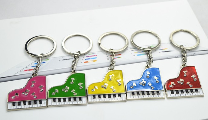 Piano keychain