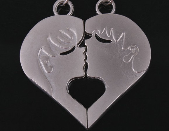Love Kiss Couple Keychains