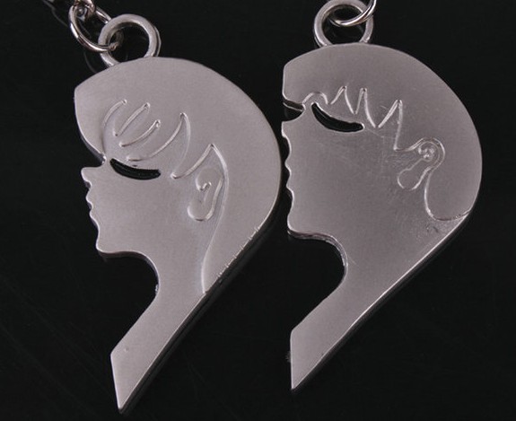 Love Kiss Couple Keychains