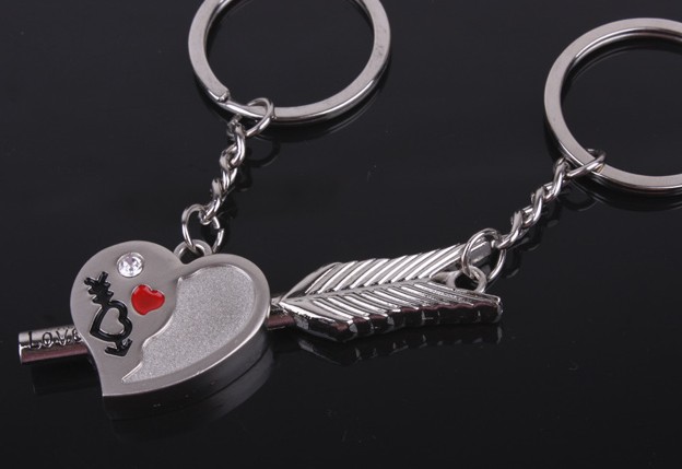 Love's Arrow Couple Keychains