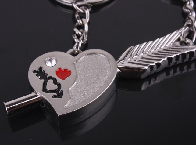 Love's Arrow Couple Keychains