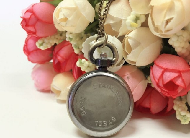 Retro Stainless Steel clock Keychain