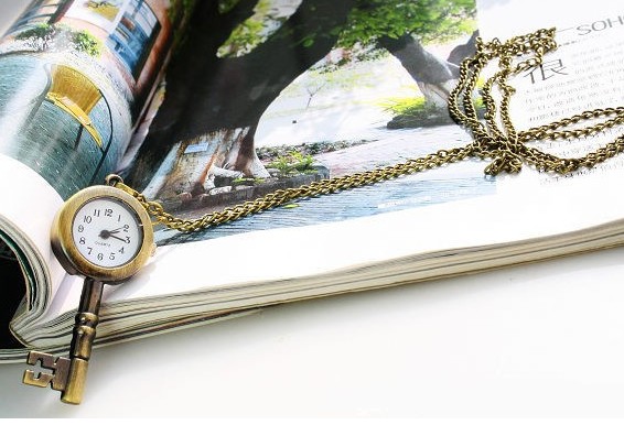 Retro Key Shape Watch Keychain