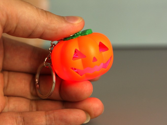 Halloween pumpkin keychain