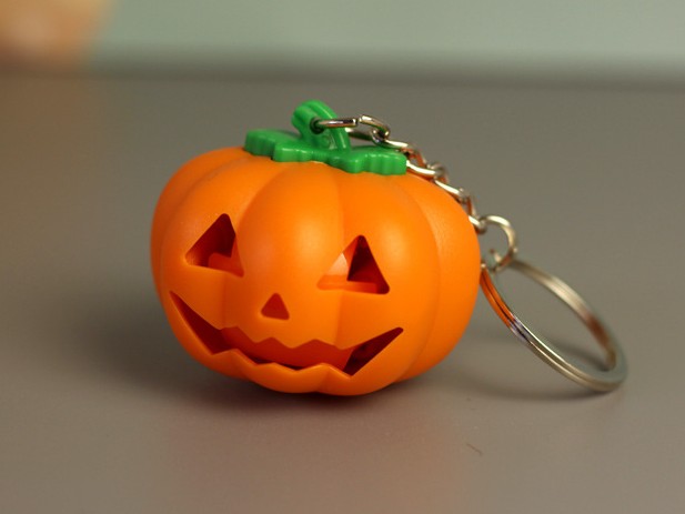 Halloween pumpkin keychain