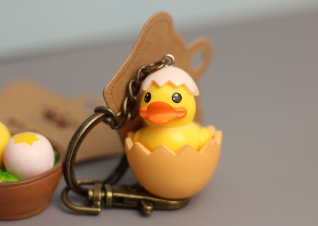 Cute yellow ducklings keychain