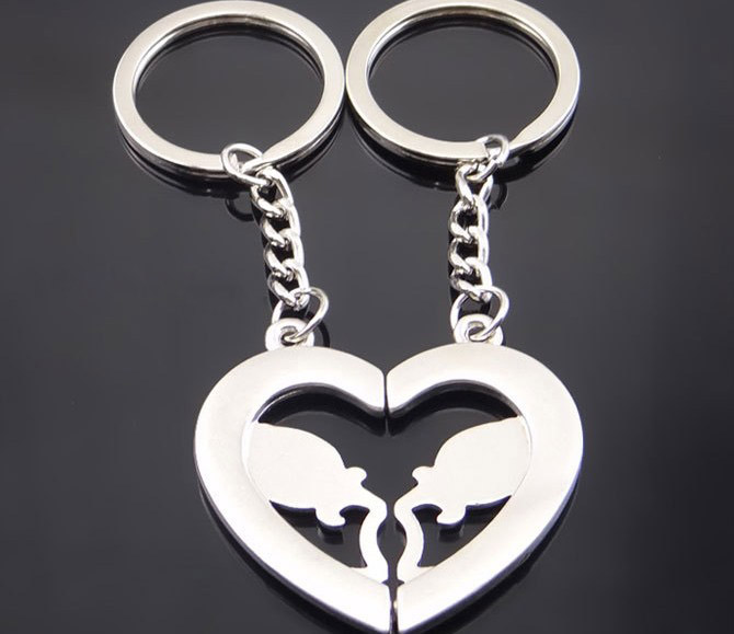 Heart-shaped true love rose keychain