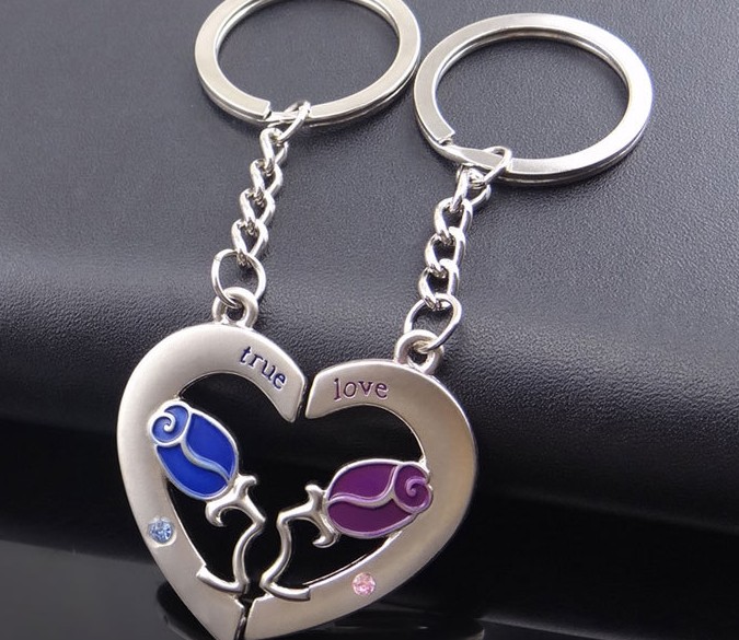 Heart-shaped true love rose keychain