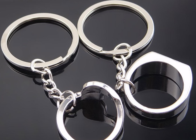 Diamond couple rings keychain