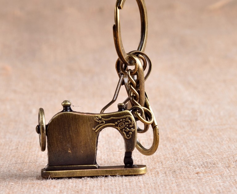 Retro Sewing Machine Key Ring Retro Sewing Machine Key Ring